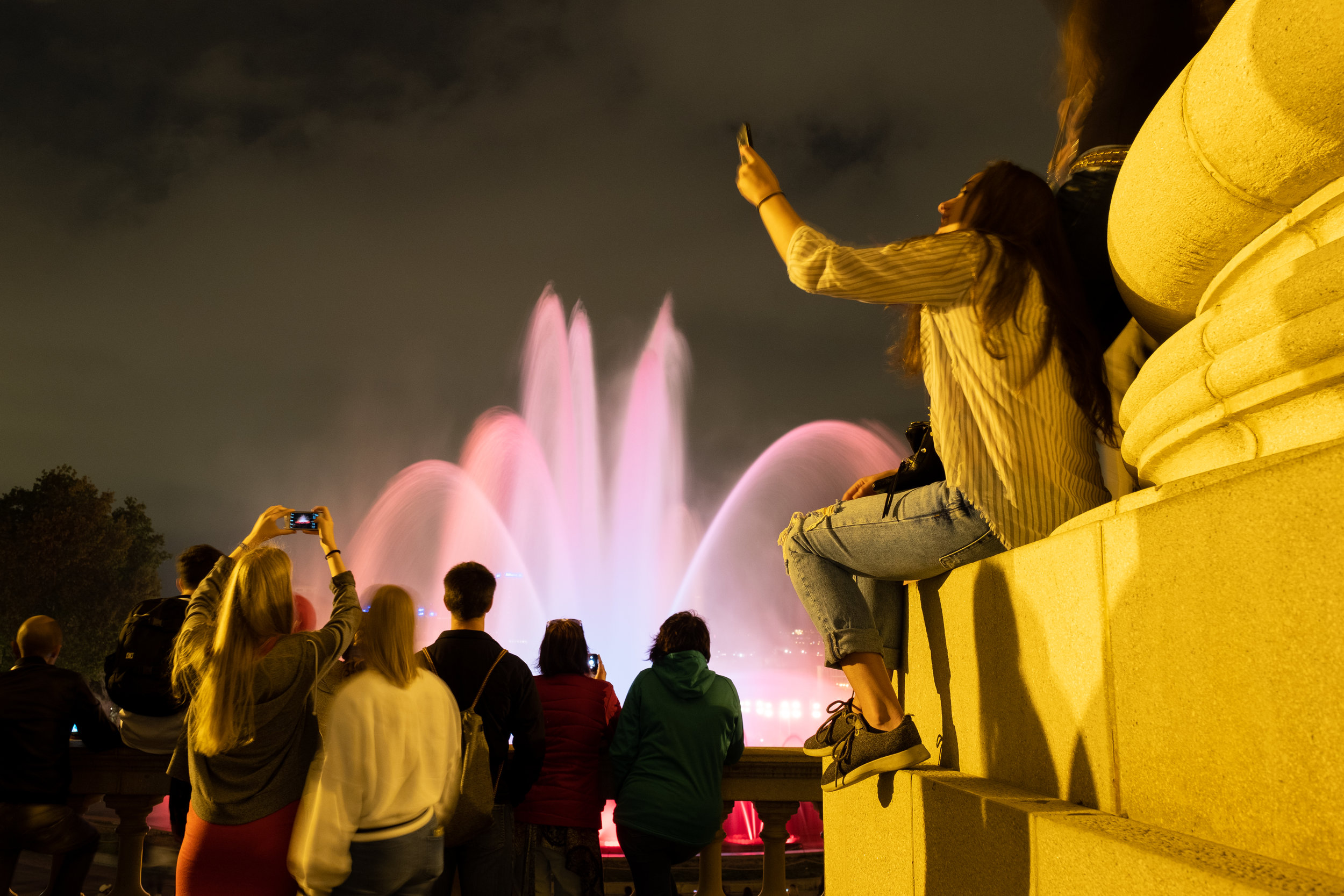 When you’re searching for accommodations online you can often find information about how big the place is, what kind of bed you’re sleeping in, and what sorts of restaurants are nearby. Barcelona Spain Architecture Photo Tour 2022 National Parks At Night