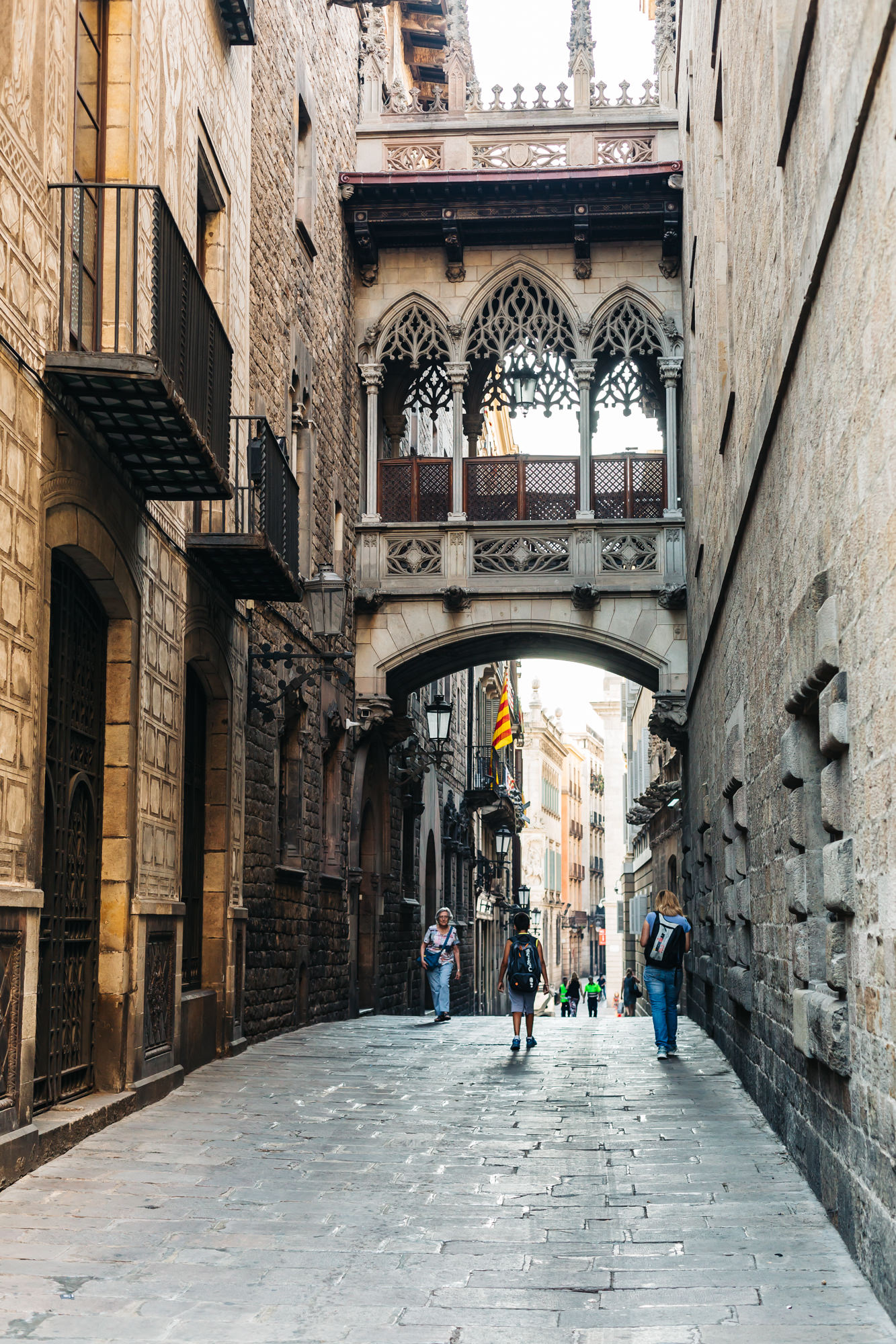 By meredith carey flights to cities across spain and portugal are $300 to $400 lower than their usual cost, thanks to low fares from tap portugal. Barcelona Vs Lisbon Which City Should You Visit Travel Pockets