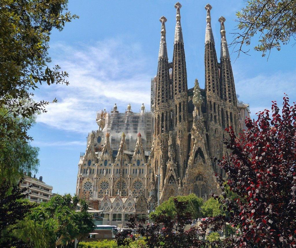 Amazing Tourist Attraction In Barcelona Spain&nbsp;Package