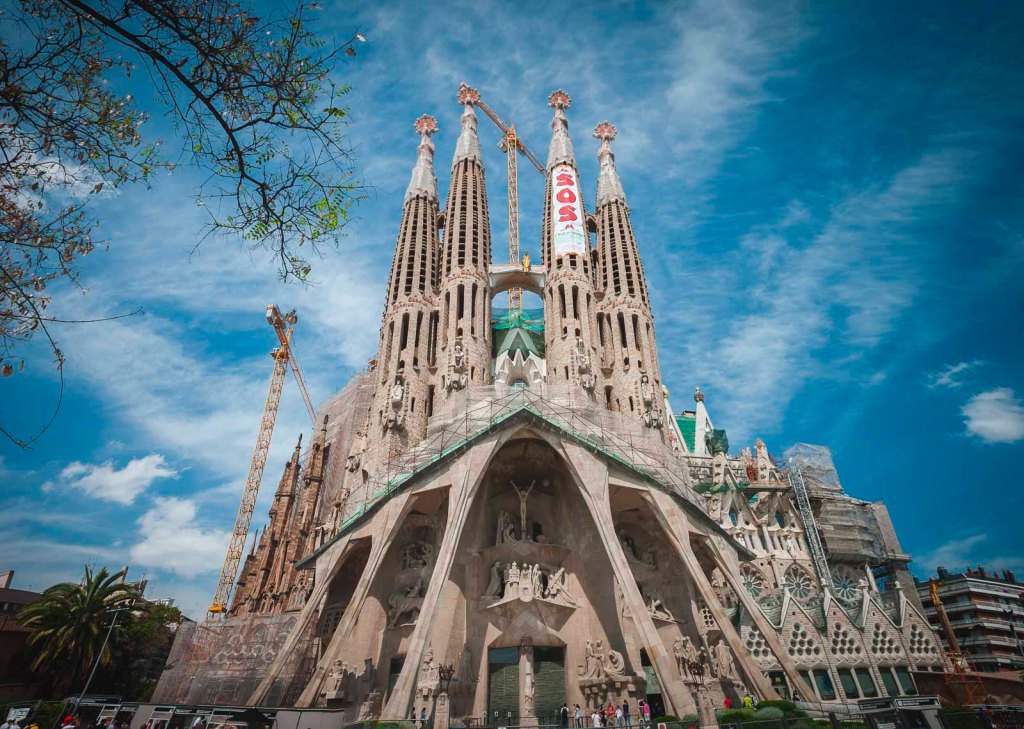 Exploring Tourist Spots In Barcelona Spain&nbsp;Package
